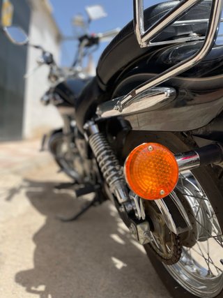 Suzuki Intruder 250 Negra