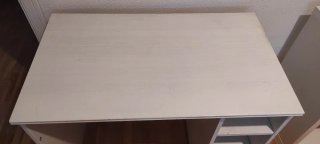 Escritorio blanco de madera