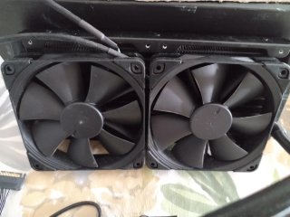 Refrigerazione liquida ASUS ROG Ryujin 240