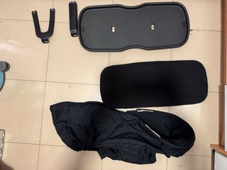 Carrito Bugaboo Fox con capazo y 2 capotas