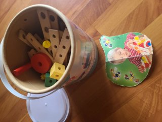 Juegos construcción piezas y torre jenga infantil