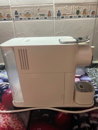 Cafetera Nespresso Gran Latissima DeLonghi