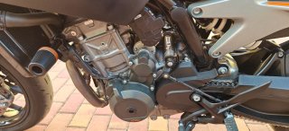 KTM 790 Duke Negra y Naranja