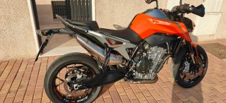 KTM 790 Duke Negra y Naranja