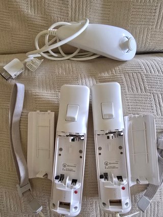 Nintendo Wii + Wii Sports + 2 mandos