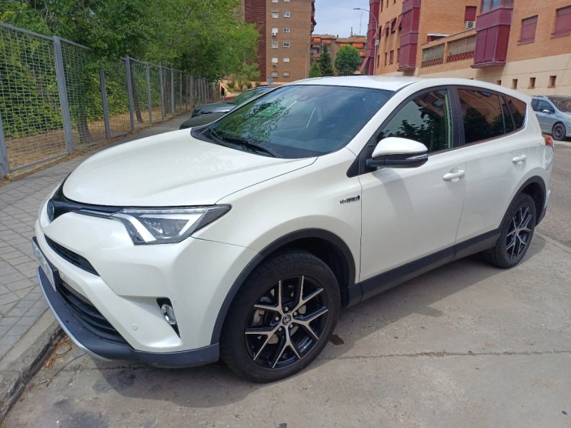 Toyota RAV4 2017 - foto 1