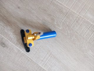 Cortador de vidrio dorado y azul