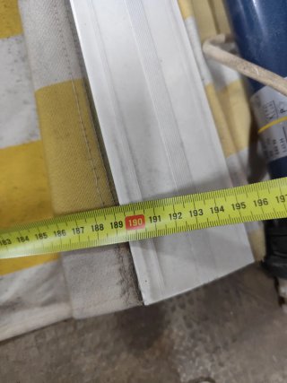 Toldo para ventana rayas amarillo y blanco