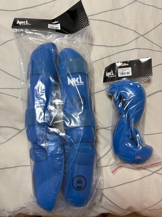 Protecciones y guantillas karate NKL Azul Talla M