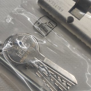 Bombín Cerradura con Llaves y Tornillo