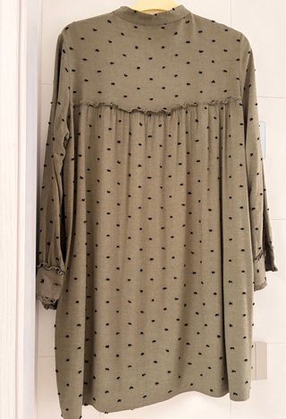 Vestido Zara verde militar con lunares