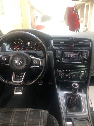 Volkswagen Golf  27/09/2013