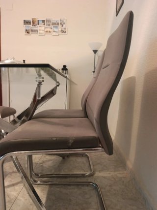 Mesa cristal y 4 sillas comedor gris