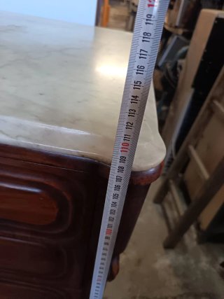 Cómoda antigua madera y mármol