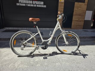 Bicicleta Paseo Specialized Blanca