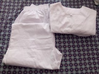 Pantalón sanitario blanco + 2 blusas de regalo