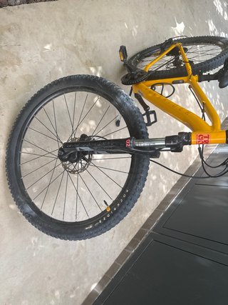 Bicicleta MTB Rockrider Amarilla
