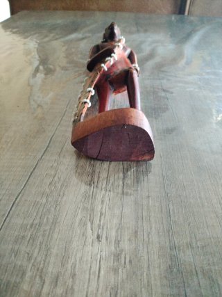 Figura guerrero africano madera