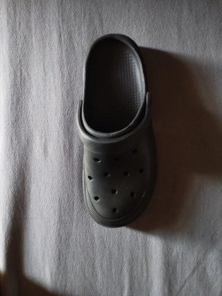 Zuecos negros 41, no son de marca