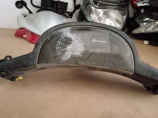 Cabezón cuentakilómetros Piaggio Zip