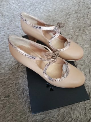 Zapatos Flamenca Beige Tacón