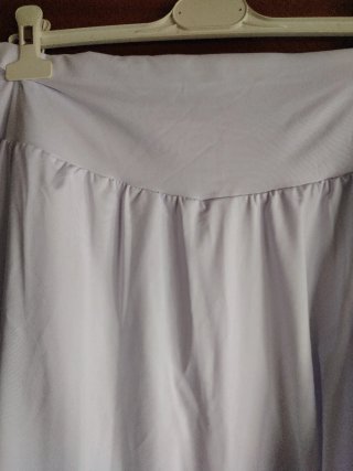 Falda deportiva fresca blanca nueva