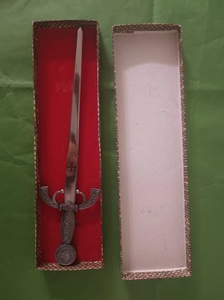 Abrecartas Espada Caja Roja