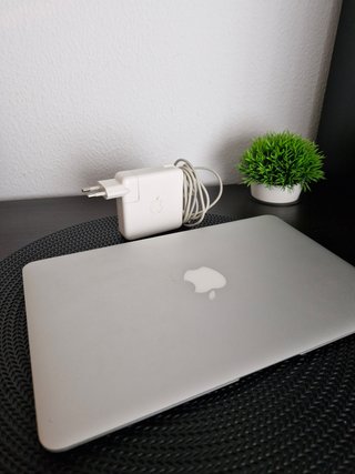 MacBook Air 2015 + Estuche Michael Kors