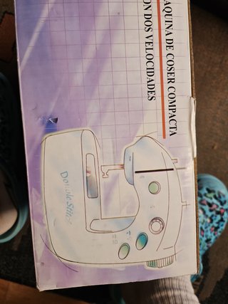Máquina de coser compacta Double Stitch