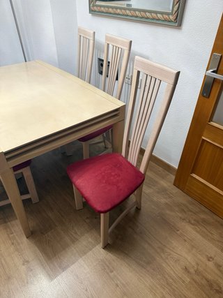 Mesa extensible y 6 sillas comedor