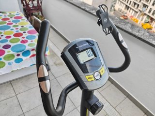 Bicicleta Estática Amarilla y Negra