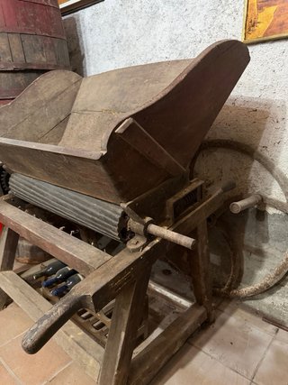 Antigüedad: Prensa de Vino de Madera