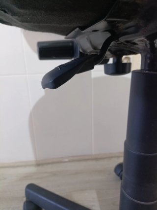 Silla de oficina regulable con ruedas