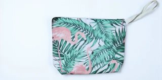 Bolso y neceser de yute con flamencos