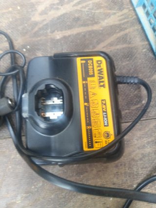 Dewalt 7.2V Taladro Atornillador y Cargador