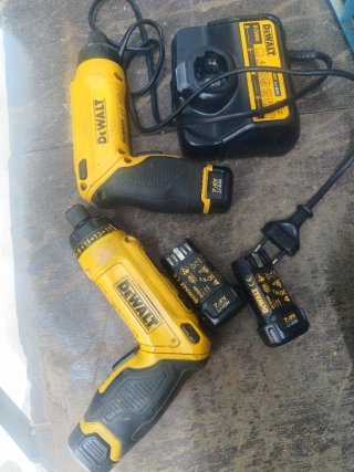 Dewalt 7.2V Taladro Atornillador y Cargador