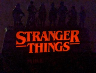Expositor Stranger Things Iluminado