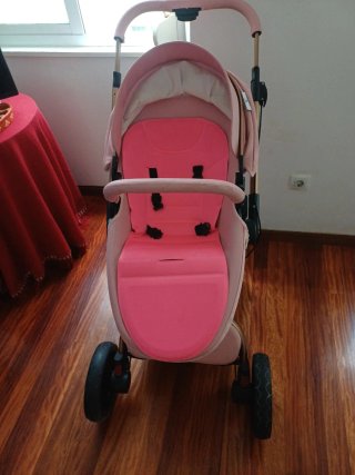 Cochecito de bebé rosa