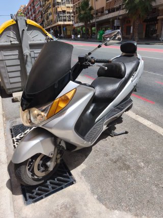 Suzuki Burgman 250 Plata