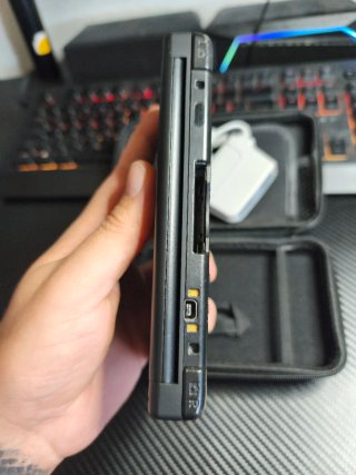 Nintendo 3DS XL Nero + Caricatore + Custodia
