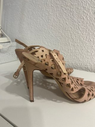 Sandalias de tacón beige y rosa