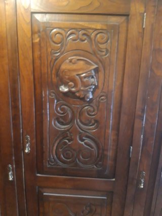 Armario madera antiguo 3 puertas 2 cajones
