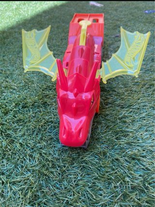 Coche Hot Wheels Dragón Rojo