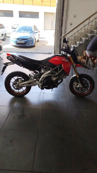 Aprilia Dorsoduro 750 Supermotard