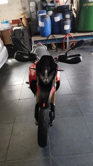 Aprilia Dorsoduro 750 Supermotard