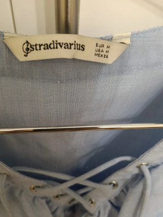 Blusa Stradivarius azul talla M