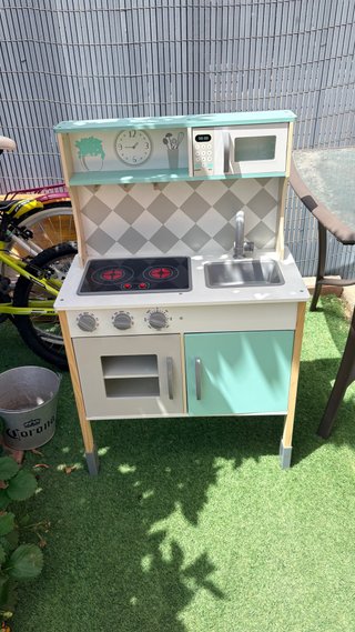 Cocinita de juguete de madera