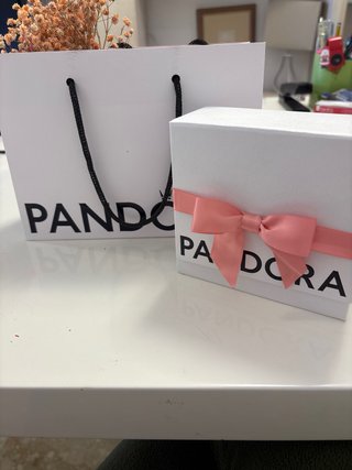 Collar Pandora blanco nuevo