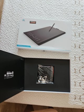 Tableta Gráfica Huion Profesional Negra
