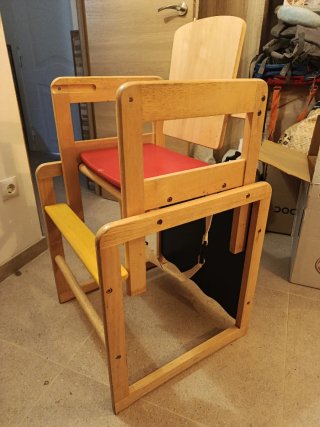 Mesa y trona convertible para niños